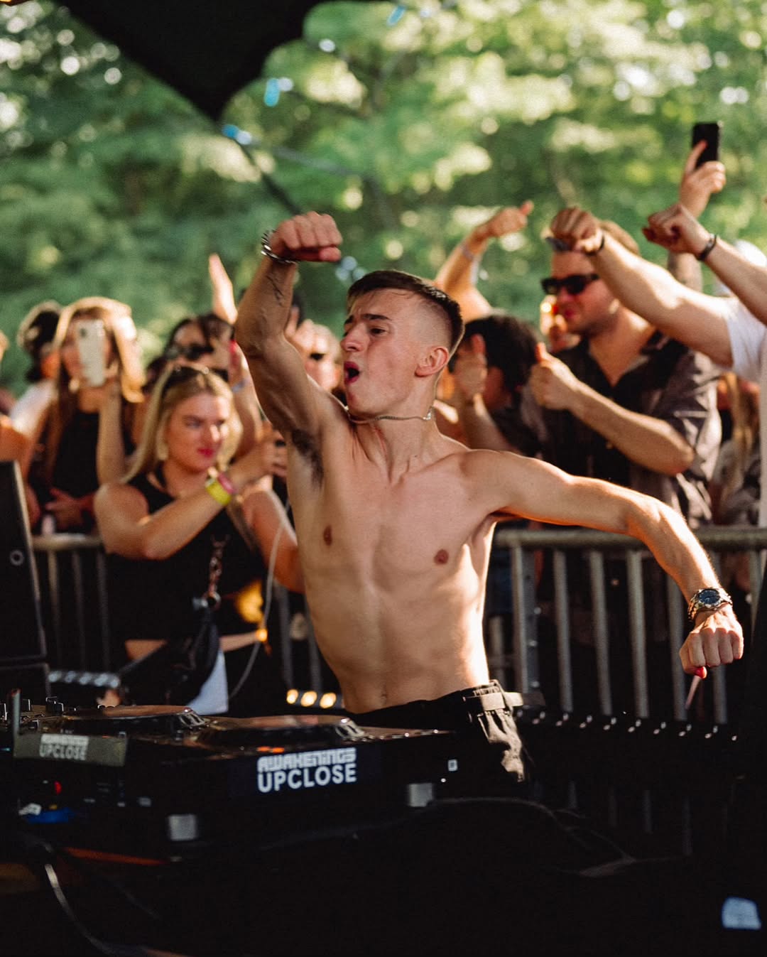 Casi seis horas de locura: Azyr llega con un All Night Long explosivo